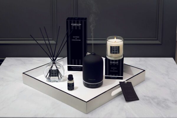 70166-1-scaled_508cc340-c16f-4936-9c9b-deb9feed504d-1.jpg Modern Classics Limited Edition - Saffron & Cedarwood - Reed Diffuser 120ml