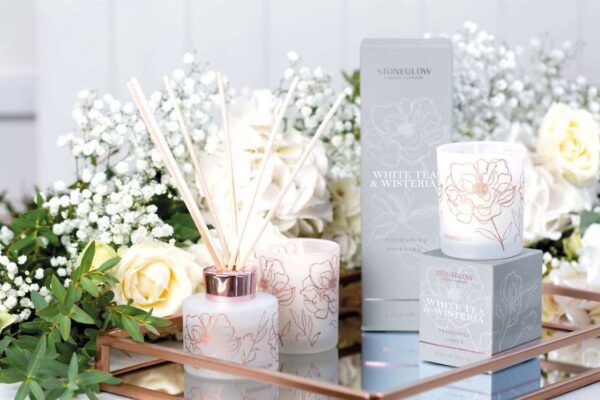 70251-1_50657046-86db-4df3-83bf-27fee49b8c75-1.jpg Day Flower - White Tea & Wisteria - Scented Candle