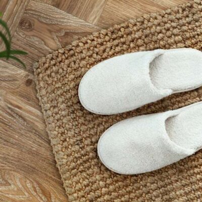 dl.beatsnoop.com-high-05e798476ea3a5dd84_bb13ab28-595a-4c88-b61d-fc5053a692bd-1.jpg Premium Bath Slippers